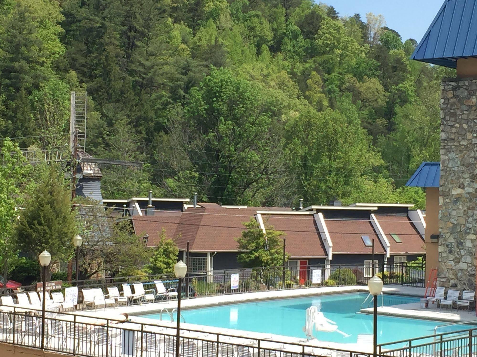 Clarion Pointe Downtown Gatlinburg Ξενοδοχείο Εξωτερικό φωτογραφία